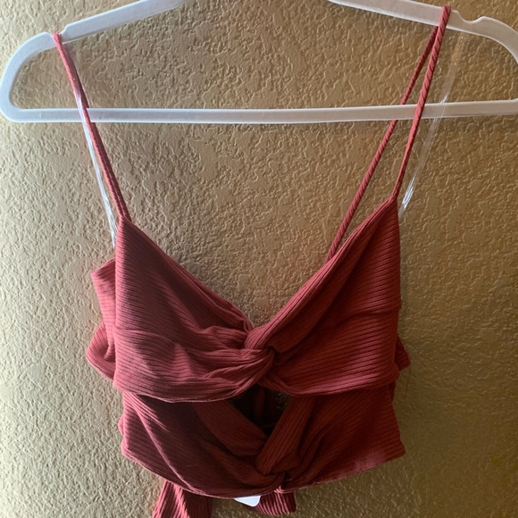 Tie twist crop top - Picture 2 of 3